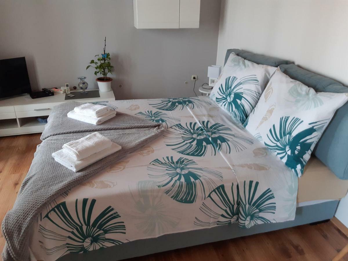 Apartment Neven Rovinj Parking Place Esterno foto